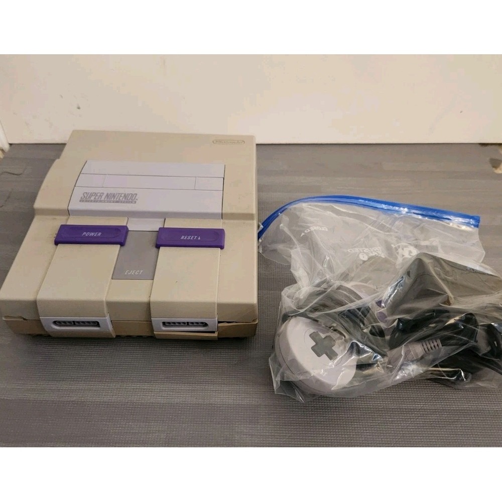 Super Nintendo Entertainment System (SNES) Control Deck READ